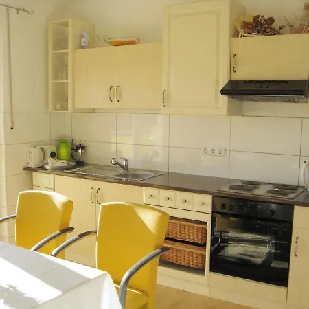 Elevated In With Garden Appartement